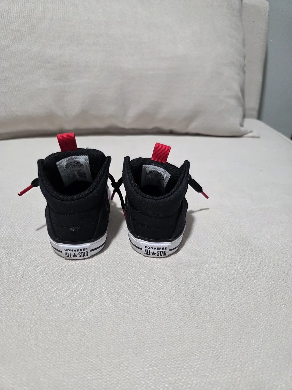 NWOT Converse Kids' Classic High-Top Sneakers in Black 5C